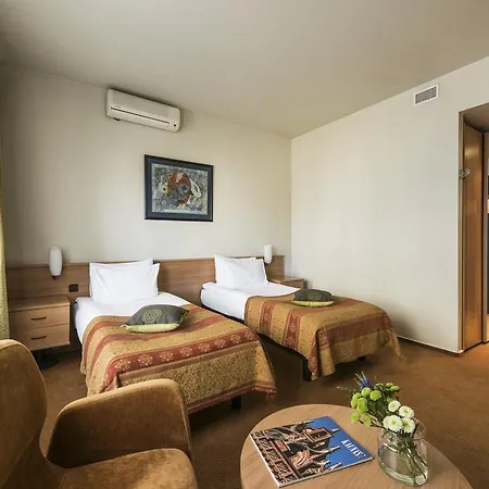 فندق Baltic 4*